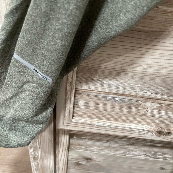 Nike running mens medium used like new gray and green - Picture 7 of 7